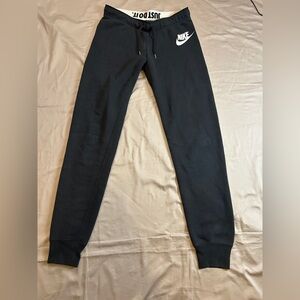 Nike sweat jogger pants in black color Size Small